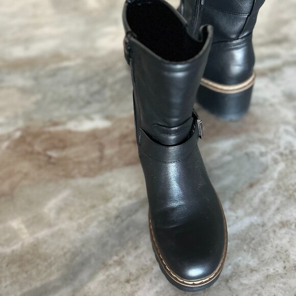 Sincerely Jules Esprit Black Lug Soled Boots with Buckles - Picture 6 of 11